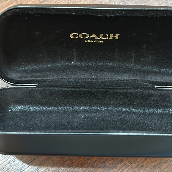 Black coach sunglasses case - Picture 2 of 4